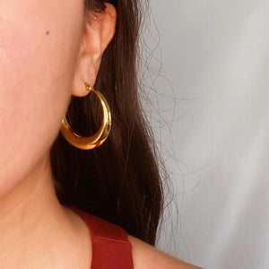 Open image in slideshow, Las Reinas Hoop Earrings (Gold)
