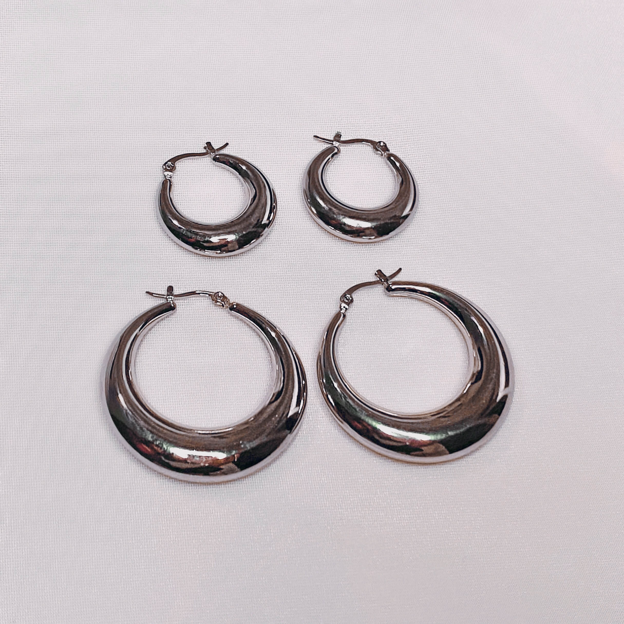 Las Reinas Hoop Earrings (Silver)